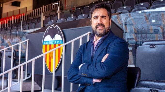 Javier Solís advierte de que la piratería amenaza el futuro del fútbol español