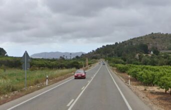 Una conductora acaba en el hospital tras un accidente entre Alzira y Corbera