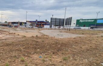 “Queremos un parque, no un vertedero”: el grito de un barrio de Alzira