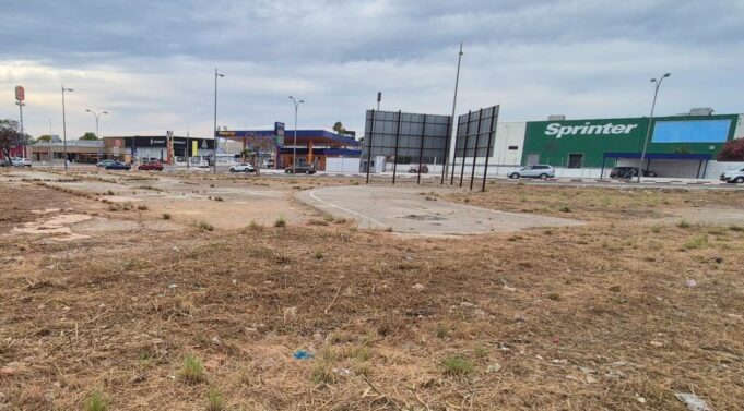 “Queremos un parque, no un vertedero”: el grito de un barrio de Alzira