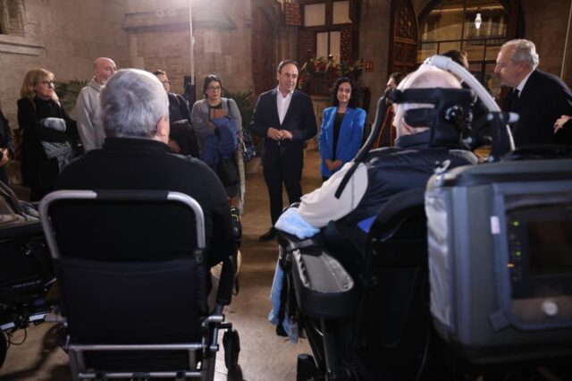 El_Consell_de_la_Generalitat_Valenciana_refuerza_su_compromiso_con_la_atencion_a_personas_con_ELA.jpg