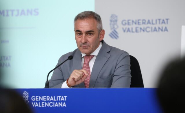 El_Consell_impulsa_la_educacion_publica_valenciana_con_una_nueva_oferta_de_empleo_docente_para_2026.jpg