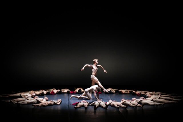 El_Palau_de_les_Arts_presenta_Carmina_Burana_con_el_Ballet_Dortmund_y_Edward_Clug.jpg