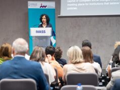 Elena Albalat destaca la importancia del diálogo social entre regiones para fomentar políticas sociales inclusivas