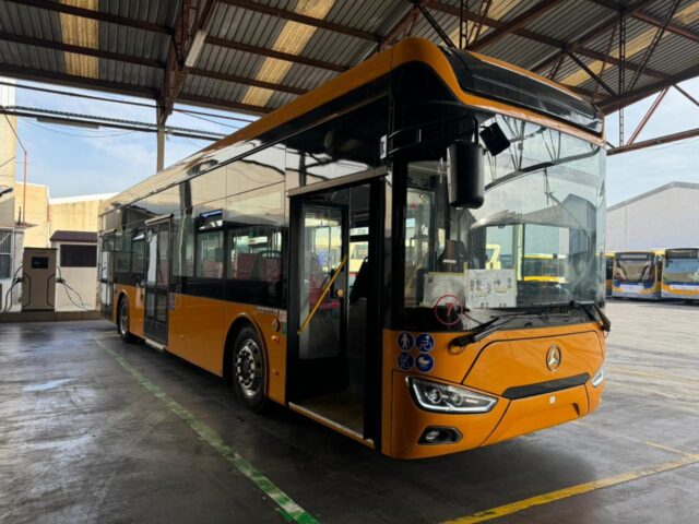 La_Generalitat_implementa_una_nueva_linea_de_Metrobus_entre_el_Barrio_del_Cristo_y_Quart_de_Poblet_para_mejorar_la_movilidad.jpg