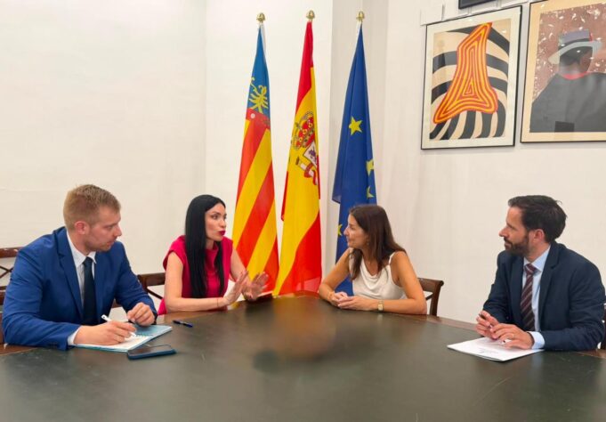 Ruth Merino y la Embajadora de Serbia: Avanzando en Cooperación Económica
