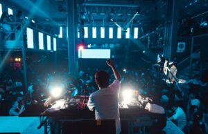 Barcelona reinventa la noche entre Scorpia y Malalts de Festa