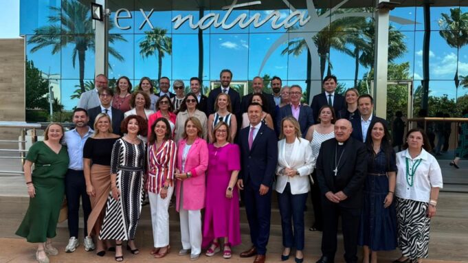 Susana Camarero elogia el trabajo de la Asociación Tyrius por su compromiso con la sociedad