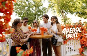 Aperol Spritz impulsa su estrategia estival con presencia en Icónica Sevilla Fest