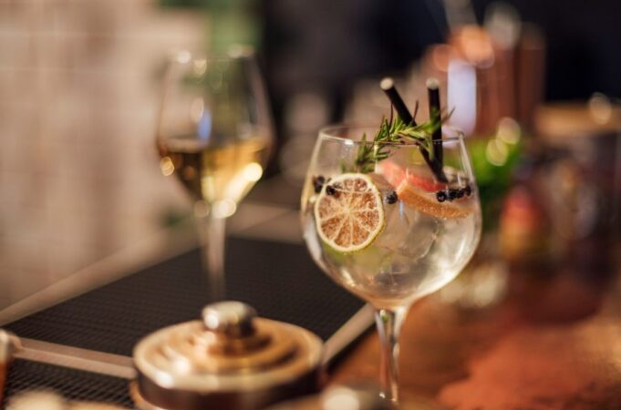 Tradición e innovación impulsan el crecimiento de la ginebra en España