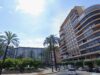 Susto en el Edificio Palmeras de Alzira tras venirse abajo el techo del portal
