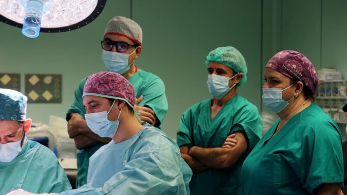 El Hospital La Fe de Valencia realiza su primer implante auditivo en el tronco cerebral