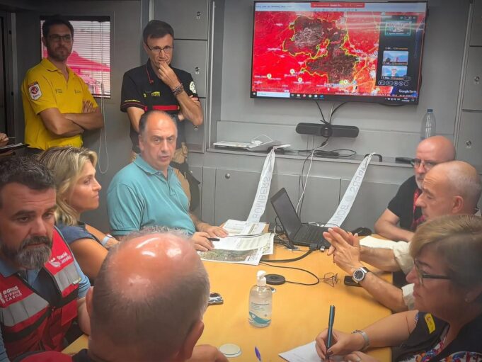 El Incendio en la Vall d’Uixó Estabilizado: Vecinos Pueden Regresar a Sus Hogares