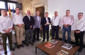 El President de la Generalitat, Juanfran Pérez Llorca, se reúne con la Asociación de Jefes de la Policía Local
