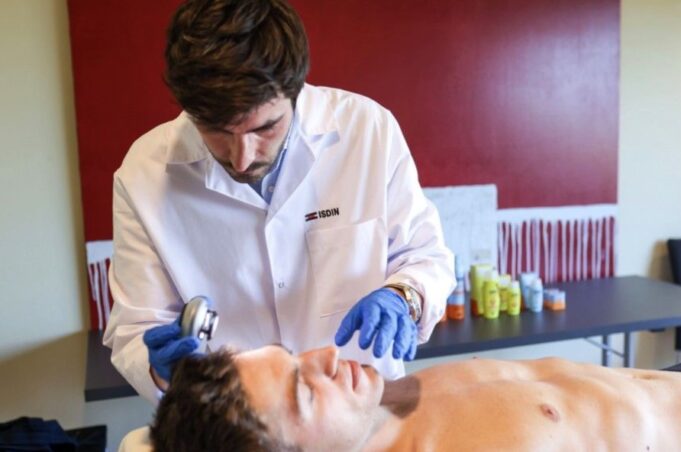 El Movistar Team apuesta por la prevención del cáncer de piel con ISDIN