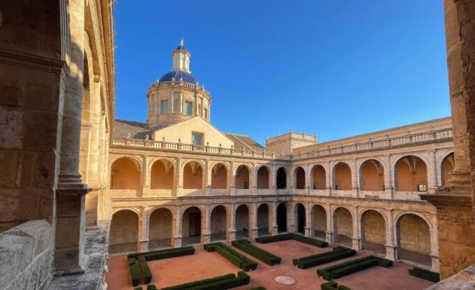 La Biblioteca Valenciana incorpora la hemeroteca histórica de Las Provincias