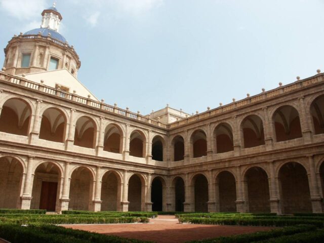 La_Conselleria_de_Cultura_asigna_mas_de_168.000_euros_para_la_renovacion_de_fondos_en_bibliotecas_publicas.jpg