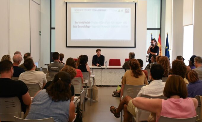 La Generalitat Valenciana analiza la implementación de Escuelas de Segunda Oportunidad para combatir la exclusión social