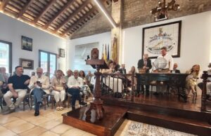 Martínez Mus destaca la contribución de los pescadores en la conservación de l’Albufera durante el sorteo de redolins