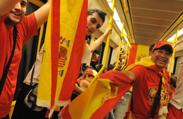 Metrovalencia_habilitara_servicios_especiales_para_la_final_del_Mundial_de_Futbol_entre_Espana_y_Argentina.jpg