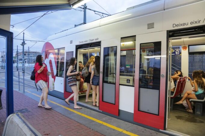 Metrovalencia implementa servicio nocturno para facilitar la movilidad en la Gran Nit de Juliol