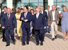 Pérez Llorca anunció una inversión inmediata para mejorar la climatización en colegios valencianos para el próximo curso
