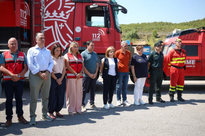 Pérez Llorca rinde homenaje a madre e hija asesinadas en un acto por violencia de género