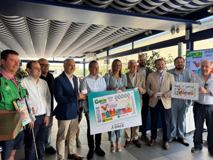 Presentación del cupón especial de la ONCE que celebra el Sonido de Valencia