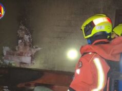 Un incendio en una vivienda de Algemesí obliga a intervenir durante horas