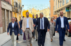 El Conseller Barrachina Resalta la Importancia del Viñedo en la Lucha contra la Despoblación y los Incendios