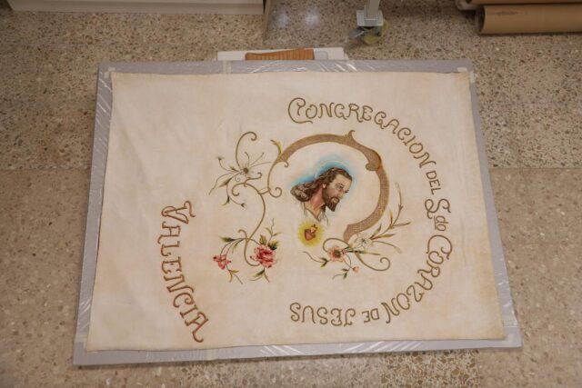El_IVCRi_concluye_la_restauracion_de_una_bandera_religiosa_de_La_Torre_tras_inundaciones.jpg
