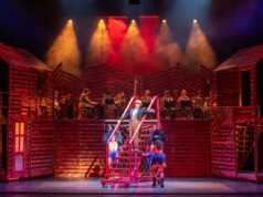 El Teatro Romano de Sagunto acoge ‘La ópera de los tres centavos’ con Coque Malla en el papel protagónico