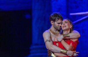 El festival Sagunt a Escena presenta la obra ‘Fedra’ con Lydia Bosch y Julio Peña