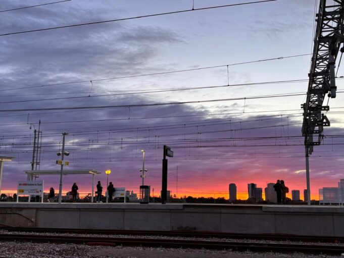 FGV Asigna 21,7 Millones de Euros Anuales para Energía Eléctrica en Metrovalencia y TRAM d’Alacant