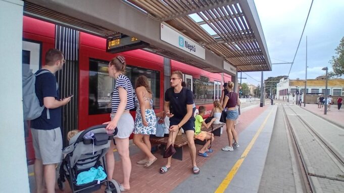 Metrovalencia dispondrá de 165.000 plazas en metro y tranvía para el eclipse solar en Valencia