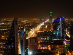 Arabia Saudí impulsa la gobernanza responsable de la inteligencia artificial en línea con Visión 2030