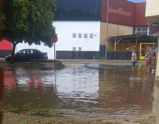 Un barrio de Alzira estalla por el estado de sus calles: “Solo pedimos que nos escuchen”
