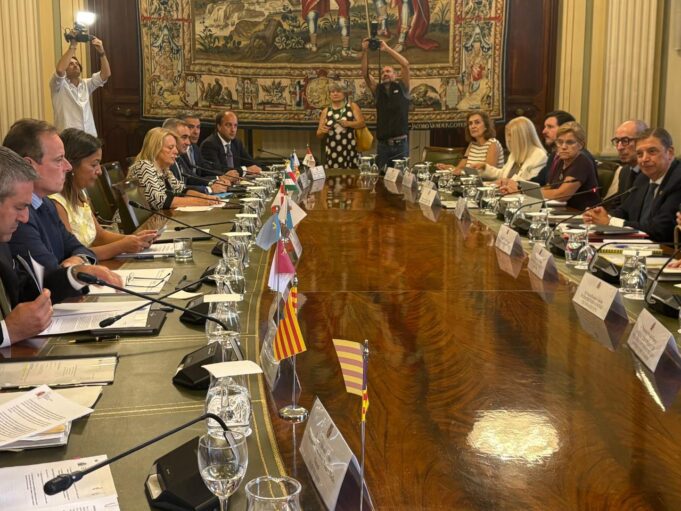 La Comunitat Valenciana y Andalucía exigen al Gobierno activar cláusulas de salvaguarda para proteger el sector arrocero
