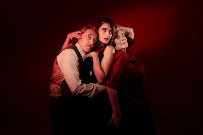 La Conselleria de Educación anuncia la reprogramación completa del Teatro Principal para la nueva temporada