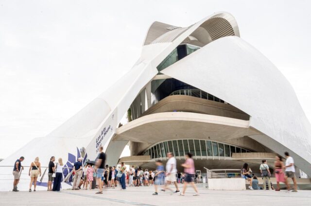 Les_Arts_se_prepara_para_su_Jornada_de_Puertas_Abiertas_con_una_programacion_cultural_atractiva.jpg