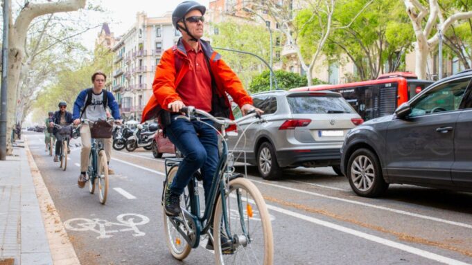 Alzira se prepara para las nuevas normas de tráfico que entrarán en vigor en octubre