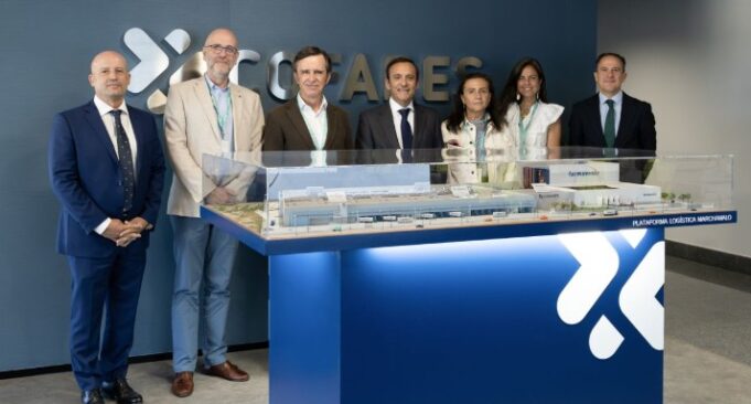 Eduardo Pastor recibe a Daniel Sada en Cofares para acercar la realidad farmacéutica al ámbito universitario