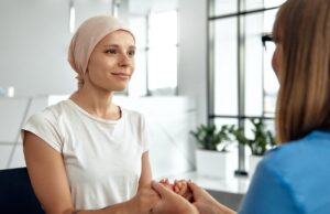 La fisioterapia oncológica comienza desde el diagnóstico para reducir las secuelas del cáncer