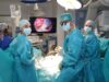 Cirugía cardiaca menos invasiva: operar la válvula mitral sin abrir el esternón ya es posible