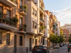 Buscar piso en Alzira: las cifras que explican por qué cuesta tanto salir de casa de los padres