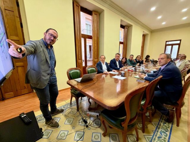 Avances_en_el_proyecto_Alcoi_Sud_presentados_por_Martinez_Mus_a_la_Camara_de_Comercio_de_Alcoy.jpg