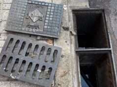 La lluvia se va, el peligro queda: alertan de alcantarillas abiertas en Alzira