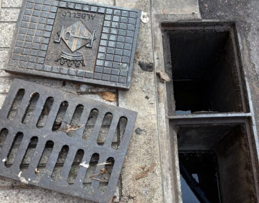 La lluvia se va, el peligro queda: alertan de alcantarillas abiertas en Alzira
