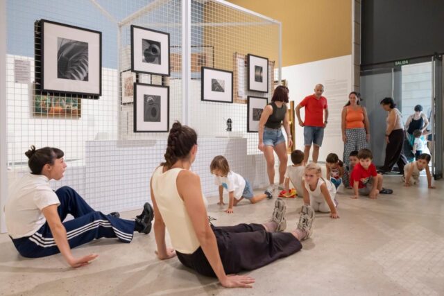 El_IVAM_abre_sus_puertas_a_familias_para_explorar_el_arte_contemporaneo_a_traves_de_la_danza.jpg