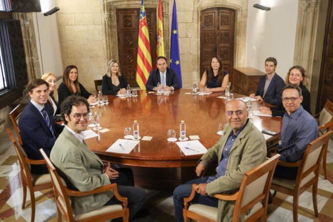 El president Pérez Llorca da la bienvenida a investigadores destacados incorporados al sistema valenciano de Ciencia e Investigación